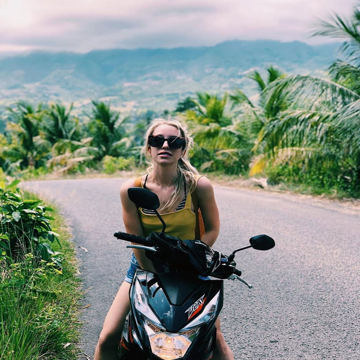 Cheap Scooter Rental for Tour in Panama